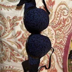Victoria's Secret Navy Blue Lace Push-Up Bra in perfect condition